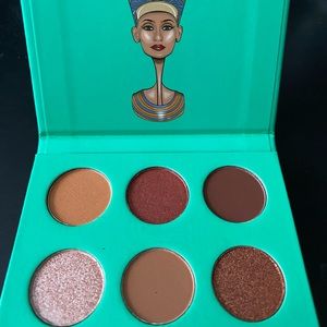 Juvia’s Place pressed pigment palette. New!